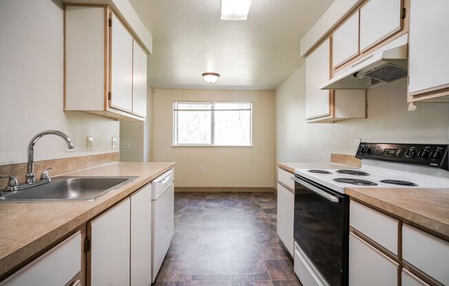2 beds, 2 baths, 954 sqft, $1,500, Unit 1688-F