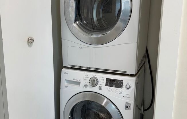 2 beds, 1 bath, 970 sqft, $2,795, Unit 302