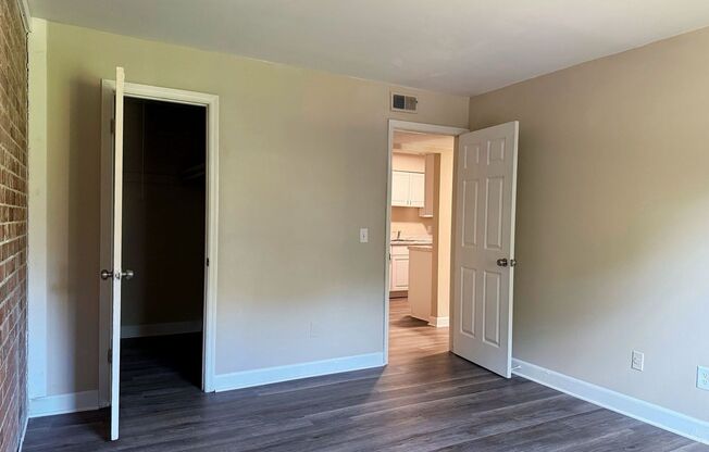 2 beds, 1 bath, 925 sqft, $1,120, Unit 205