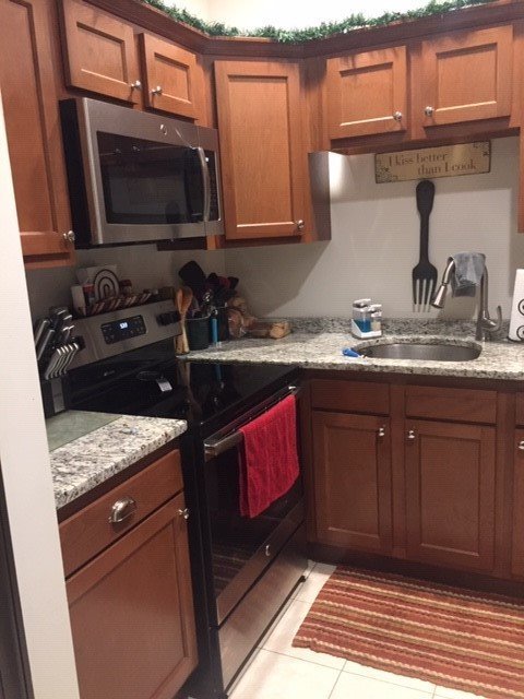 1 bed, 1 bath, 650 sqft, $1,350, Unit 640 Walnut-006