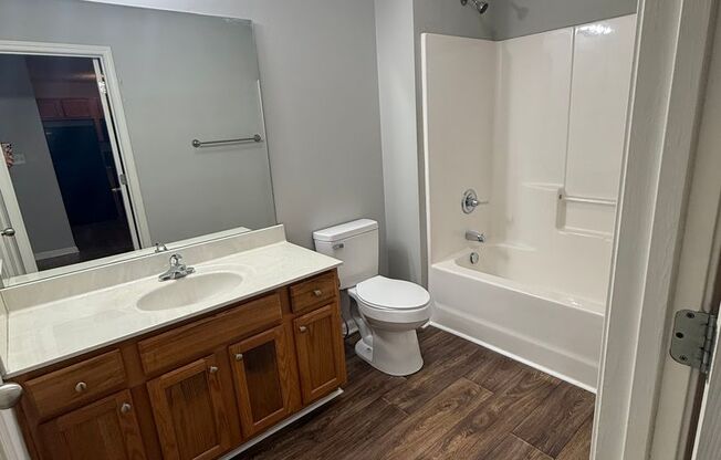 1 bed, 1 bath, $750, Unit 355C