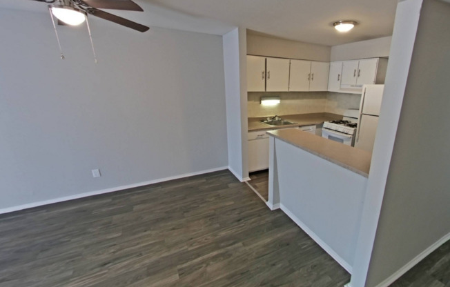 1 bed, 1 bath, 812 sqft, $825