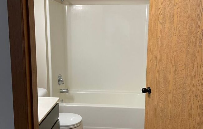 1 bed, 1 bath, 735 sqft, $895, Unit 107S