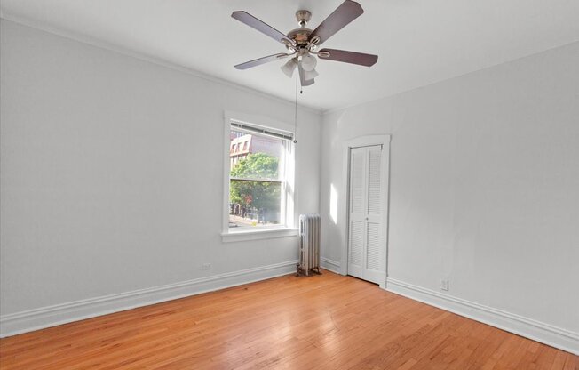 2453 N CLARK