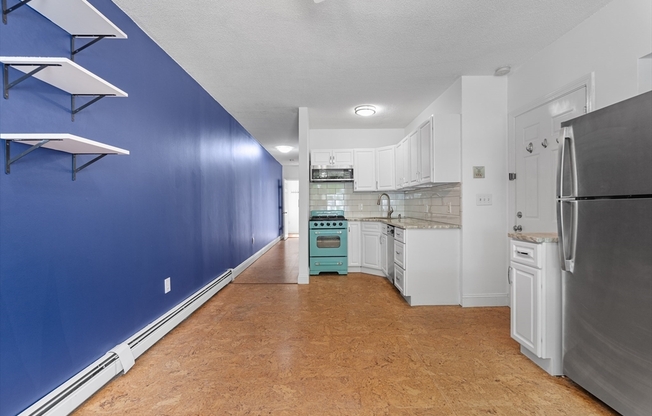 151 W 6 ST