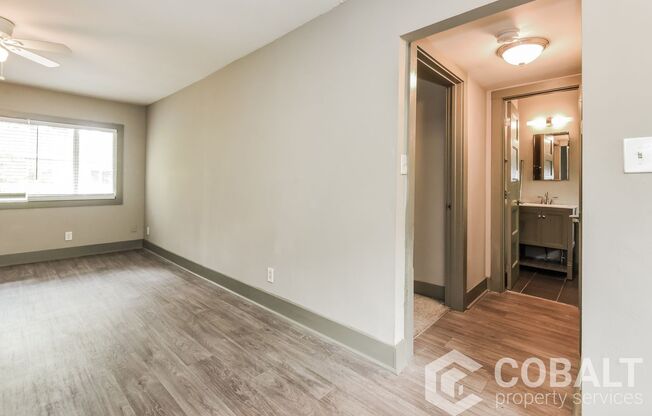 1 bed, 1 bath, 750 sqft, $1,049, Unit 4
