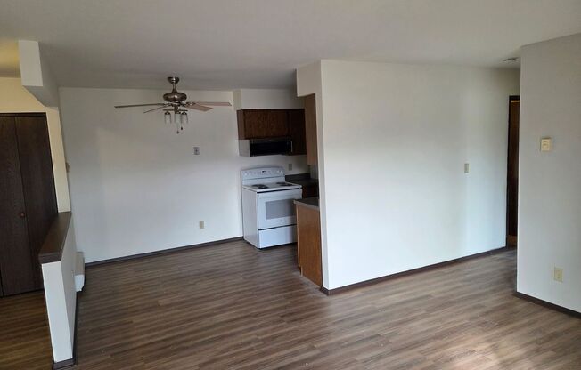 1323 Meadowcreek Dr.