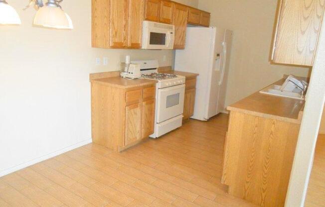 Cozy 3 Bedroom Condo with Garage in NW