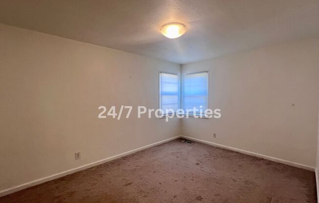 2 beds, 1 bath, $2,595