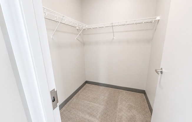 3 beds, 2 baths, 1,292 sqft, $2,795, Unit 802