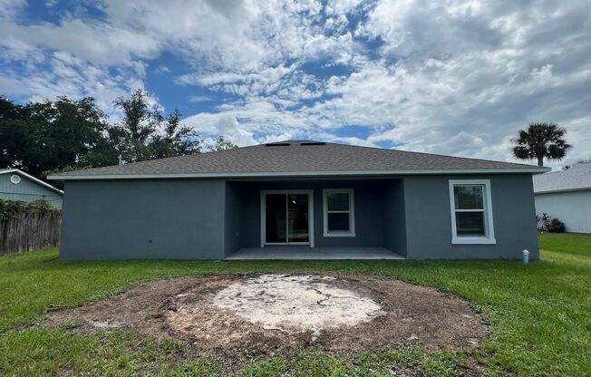 Stunning 4 Bedroom, 2 Bathroom Home in Palm Bay!!