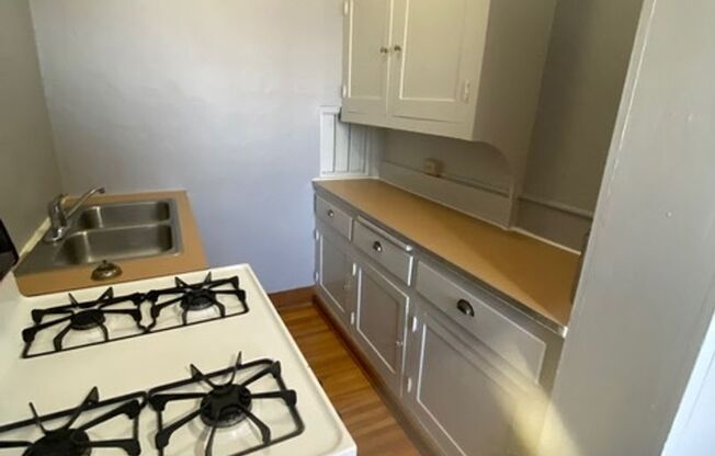 Studio, 1 bath, 450 sqft, $600, Unit 1234-B6