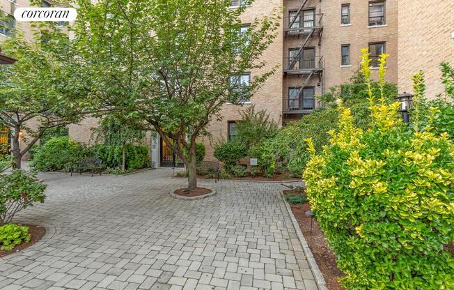 3 beds, 2 baths, 1,190 sqft, $3,850, Unit 2E