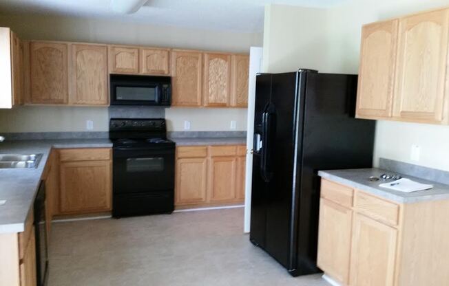 SPACIOUS HOME IN CUL-DE-SAC