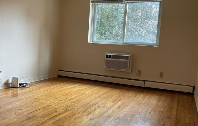 2 beds, 1 bath, 874 sqft, $1,445, Unit E-24