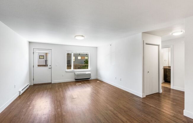 2 beds, 1 bath, 994 sqft, $1,795, Unit 3234-203