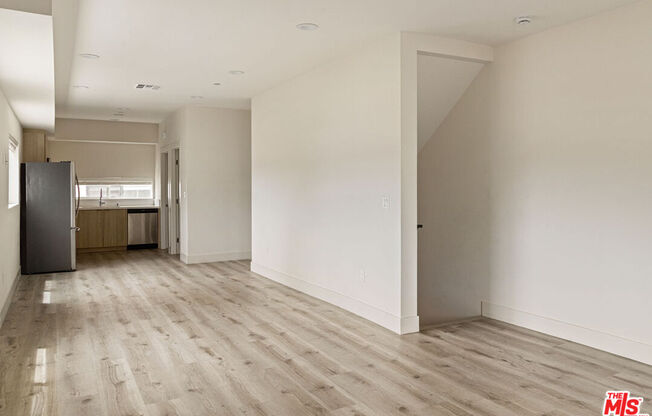 5456 1/2 BARTON AVE
