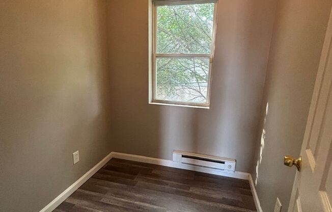 Cozy 2-Bedroom, 2-Bath Single Family Home - Near Fishtown