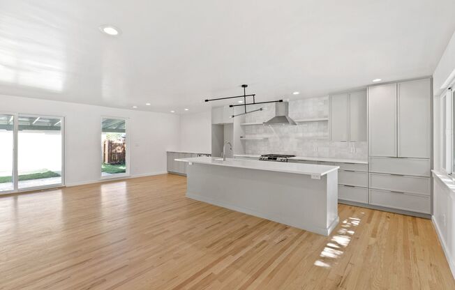Incredible 4 bedroom Home in Southeast Denver