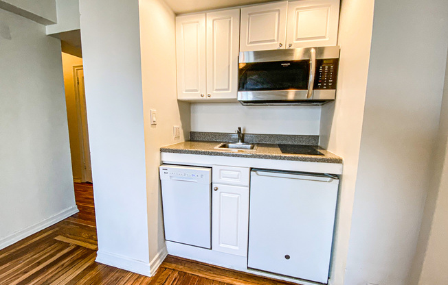 5 TUDOR CITY PL