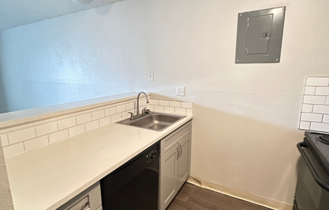 Studio, 1 bath, 475 sqft, $650, Unit S1-211