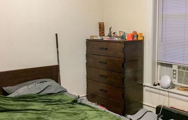 2 beds, 1 bath, 1,065 sqft, $2,550, Unit 4861P-1A