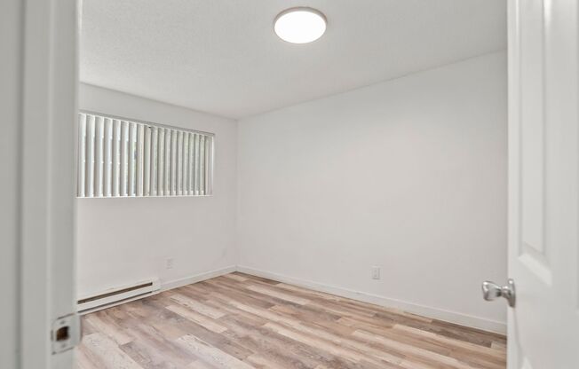 2 beds, 1 bath, 742 sqft, $1,545, Unit 22