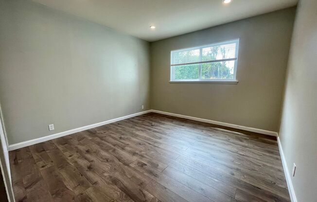 4041 Lincoln Way (1107r)