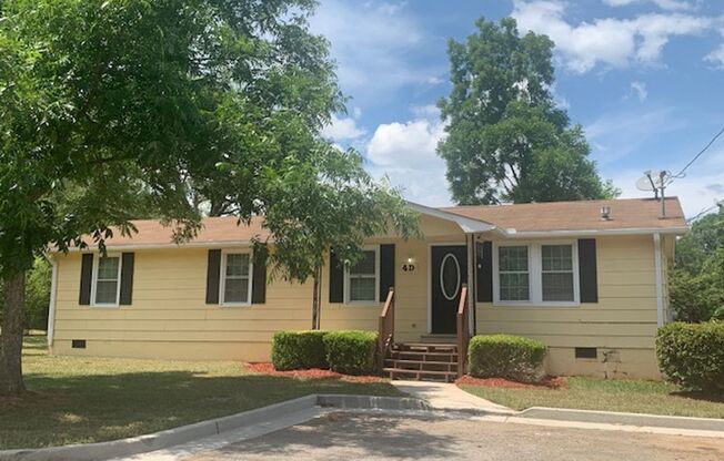 4BR / 2 Bath in Hampton with large backyard!