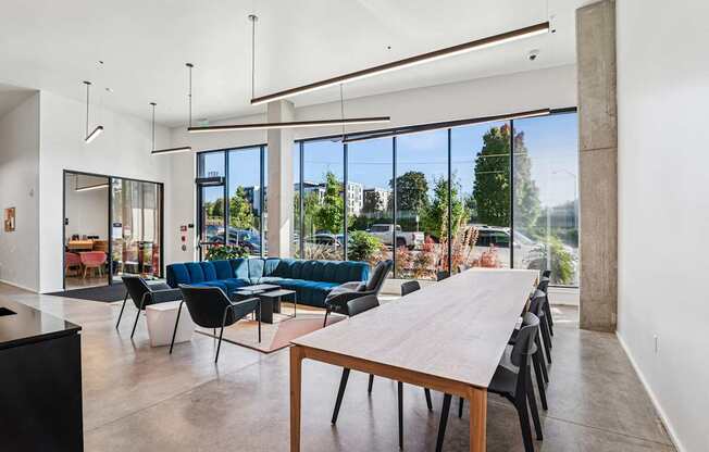 Analog PDX Apartments in Portland, Oregon Lounge