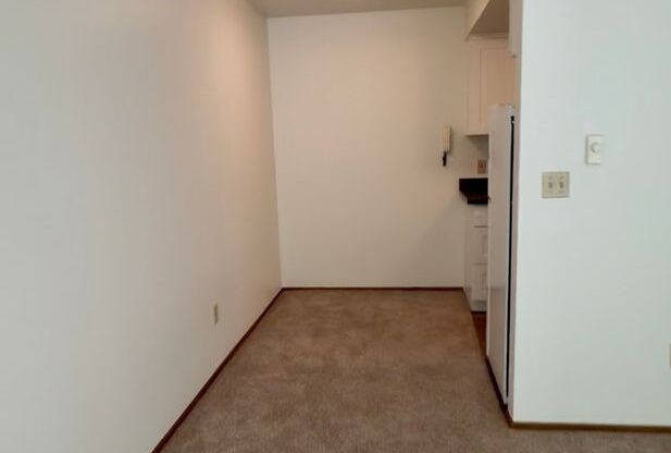 1 bed, 1 bath, 575 sqft, $1,395, Unit 104