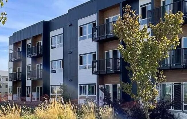 2 beds, 1 bath, 880 sqft, $1,395, Unit A106