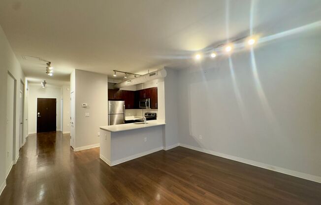 1 bed, 1 bath, 499 sqft, $1,650, Unit HA-818