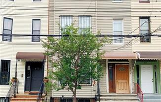 679 EAGLE AVE