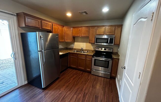 2 beds, 1.5 baths, 1,047 sqft, $1,395, Unit Unit 22