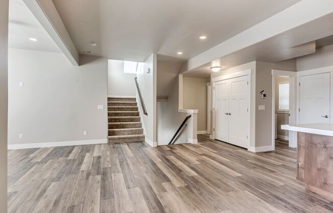 3 beds, 2.5 baths, $2,200