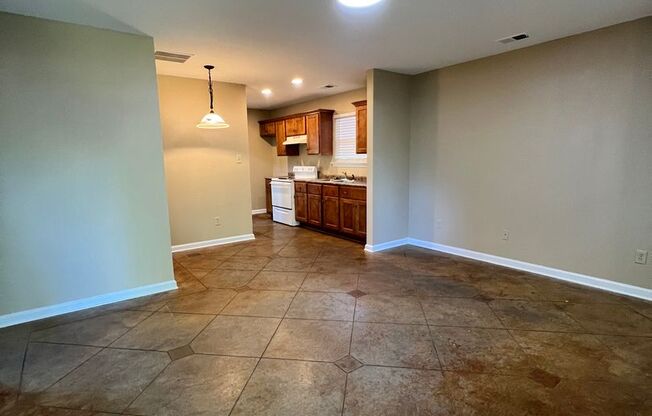 3 BD 1 BA home in Millington! Minutes from Navy Base