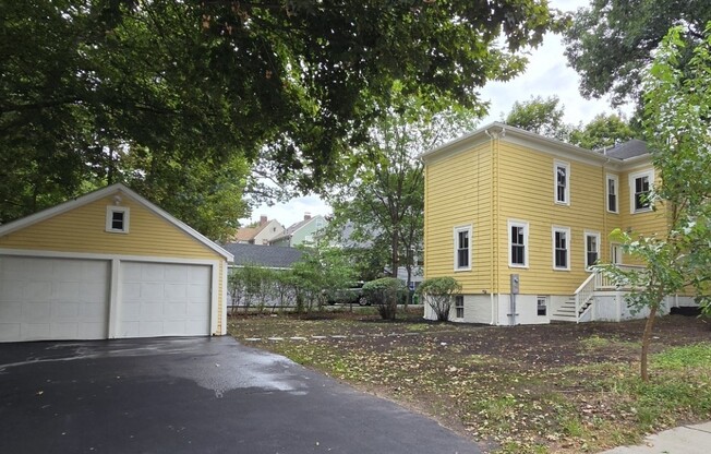 4 beds, 2.5 baths, 2,955 sqft, $6,000