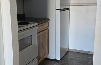 2 beds, 1 bath, $1,400, Unit # 301