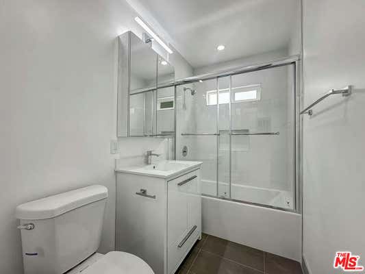 2 beds, 1 bath, 700 sqft, $2,895