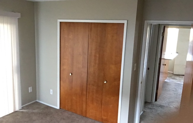 2 beds, 1 bath, $1,200