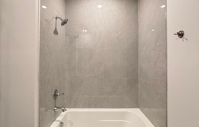 2 beds, 2 baths, 1,080 sqft, $1,075, Unit 123