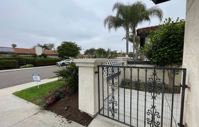 Light and Bright 3 Bedroom 2 Bath Oceanside Home!