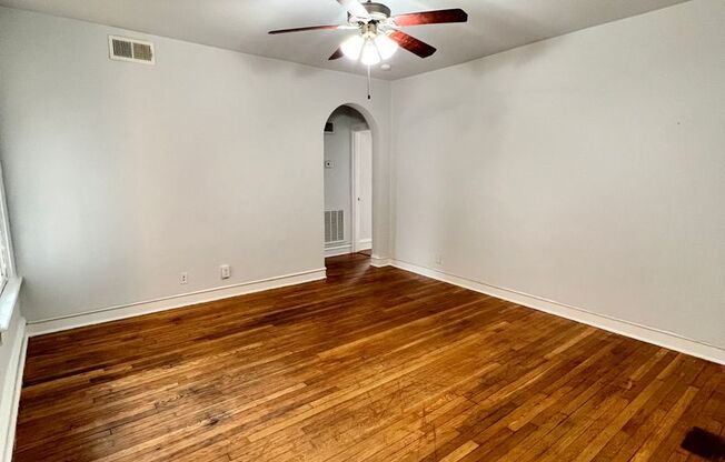 2 beds, 1 bath, $1,420, Unit Apt. 304