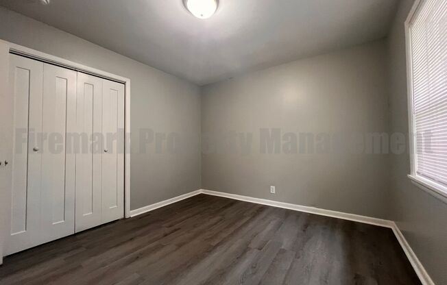 3 beds, 1.5 baths, $900, Unit 902 Preston Street - E