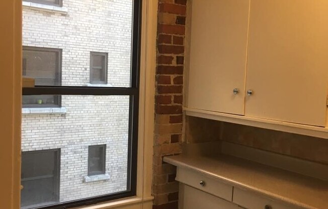 Studio, 1 bath, 378 sqft, $1,385, Unit 405