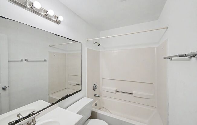 Spacious 4-Bedroom Condo Across from UNC Charlotte!