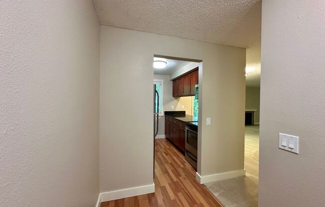 2Bd/2Ba Bellevue Condo