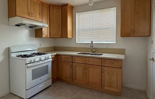 2 beds, 1 bath, 1,100 sqft, $2,350, Unit PAB