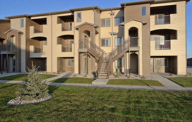 3 beds, 2 baths, 1,324 sqft, $1,495, Unit 6208